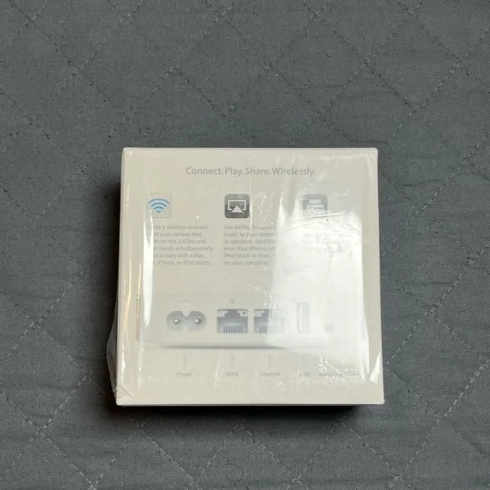 Apple AirPort‎ Express Wireless Router Base Station - White (MC414AE/A)